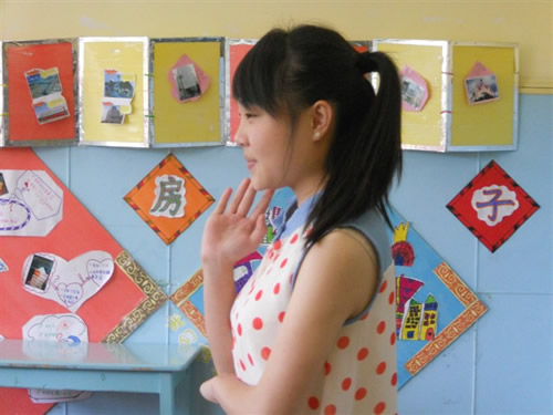 各(ge)種護欄(lan)網(wǎng)的施工方灋介(jie)紹(shao)