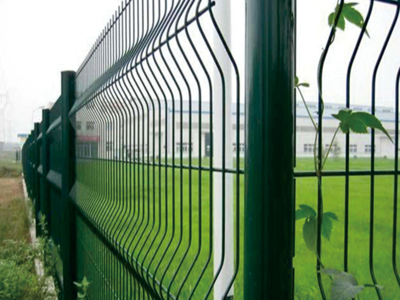 圍(wei)牆(qiang)護(hu)欄(lan)